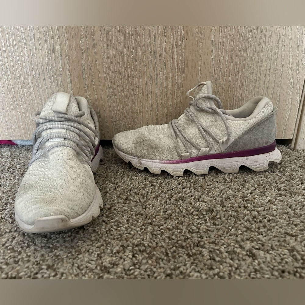 Sorel Kinetic Impact Lace Women's Gray Purple Sneakers Size 7.5 White Lace Up